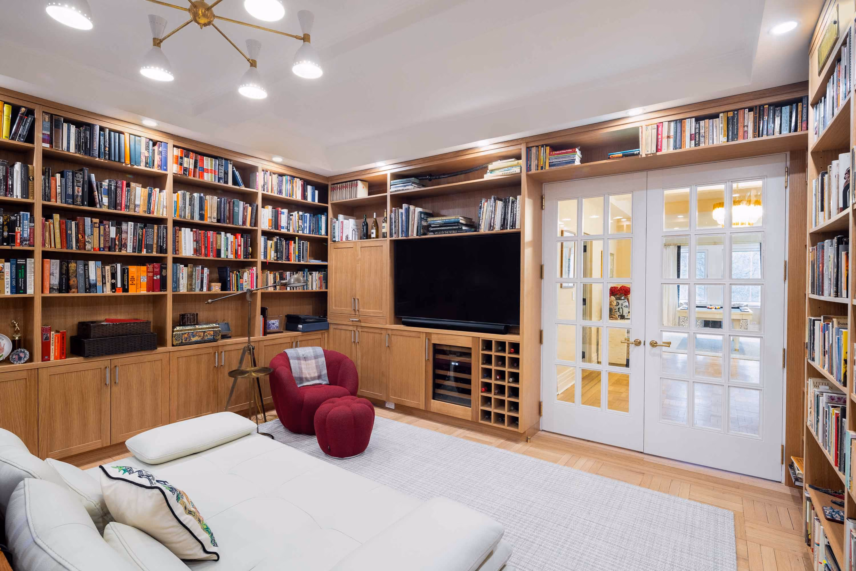 Fifth Avenue apartment renovation in Manhattan by Gallery KBNY