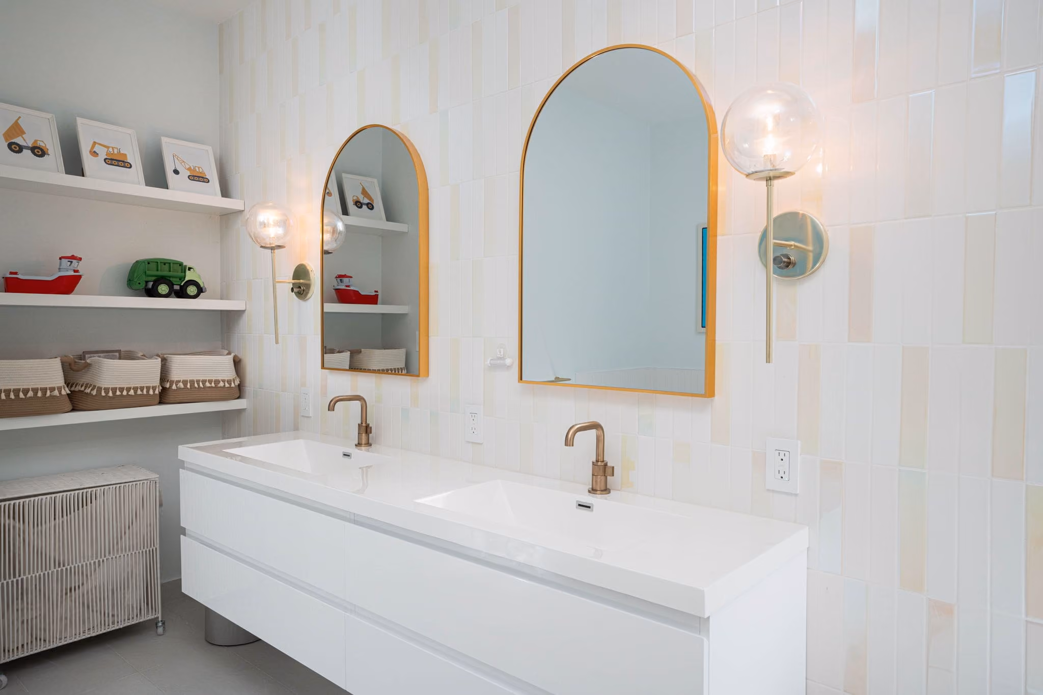 Manhattan apartment combination renovation at 252 Seventh Avenue in Chelsea by Gallery KBNY