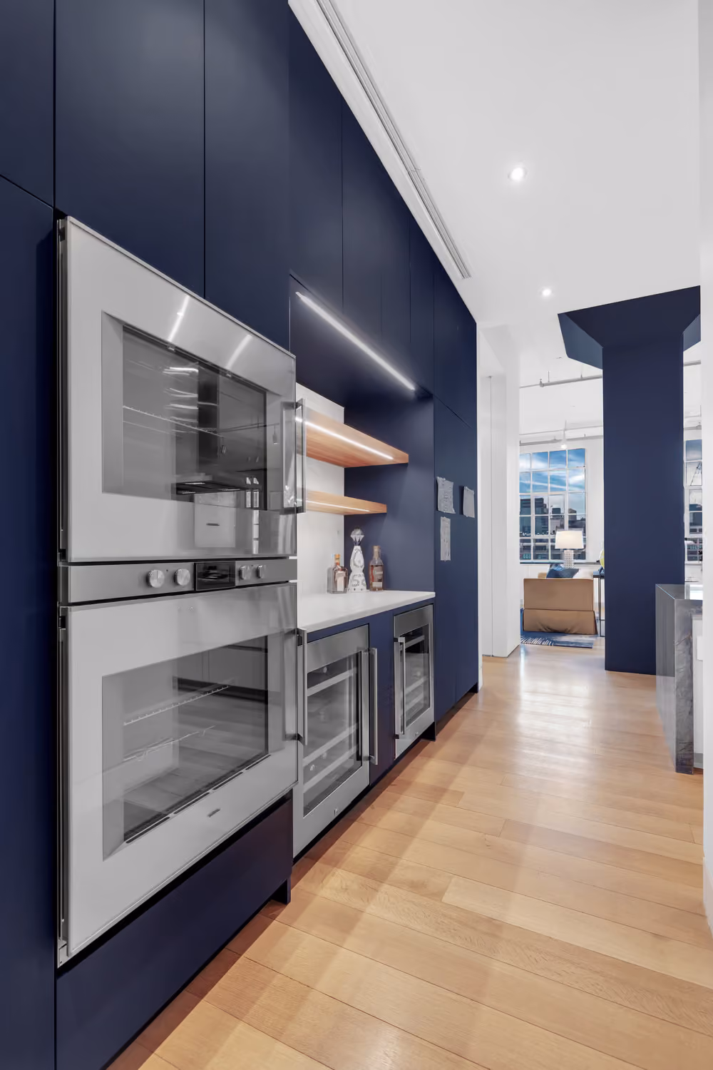 Premium kitchen appliances in a NYC apartment renovation by Gallery KBNY