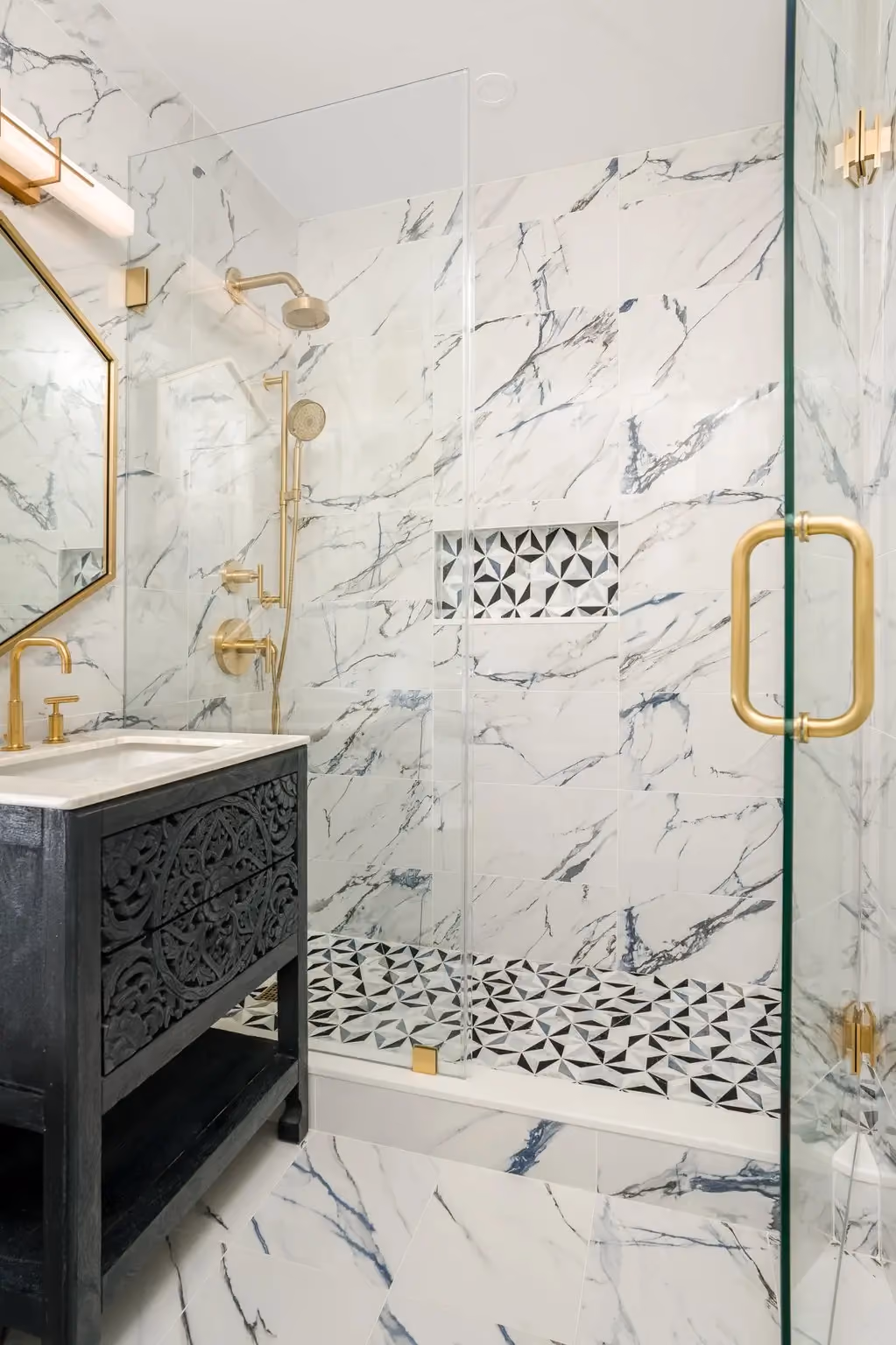  Renovated bathroom in an Upper West Side luxury condo at 220 Riverside Boulevard by Gallery KBNY