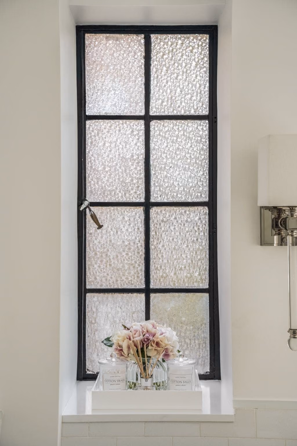 Renovated interior detail of a pre-war co-op at 230 East 50th Street in Turtle Bay, Manhattan, by Gallery KBNY (view 3)