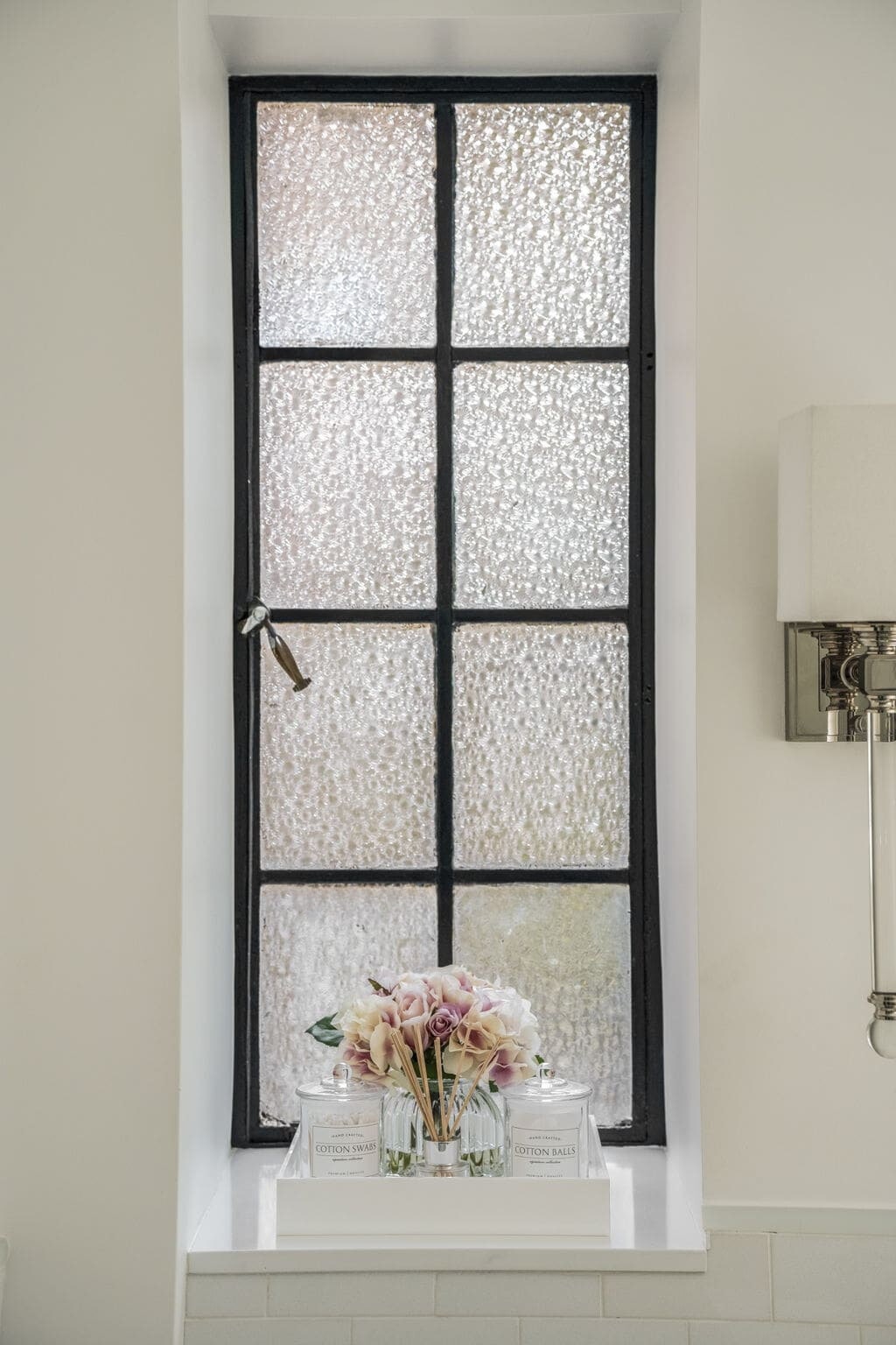 Renovated interior detail of a pre-war co-op at 230 East 50th Street in Turtle Bay, Manhattan, by Gallery KBNY (view 3)