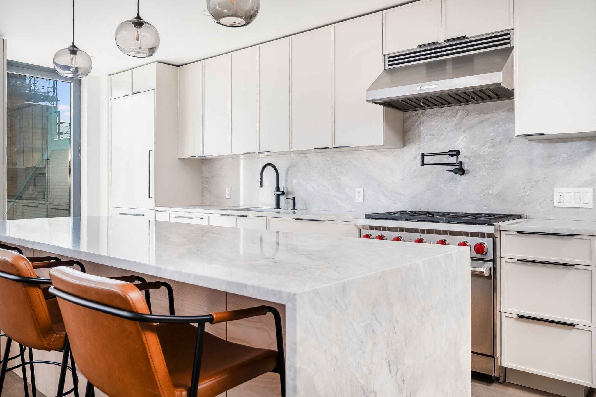 Renovated interior detail of a post-war condo at The Coronado at 155 West 70th Street in Lincoln Square, Manhattan, by Gallery KBNY (view 7)
