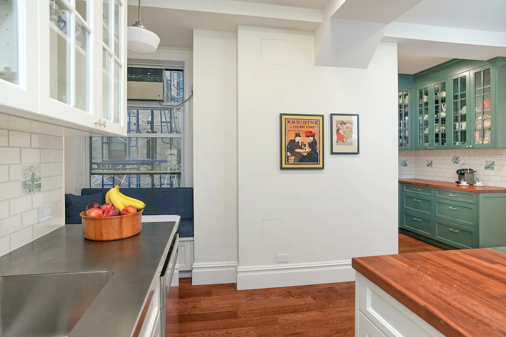 Renovated interior detail of a pre-war co-op at 91 Central Park West on the Upper West Side, Manhattan, by Gallery KBNY (view 1)