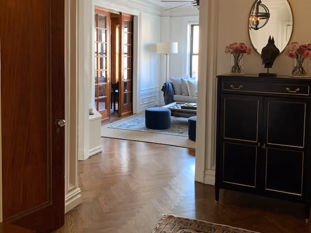 Renovated interior detail of a pre-war classic eight co-op at The Manchester at 255 West 108th Street on the Upper West Side, Manhattan, by Gallery KBNY (view 4)