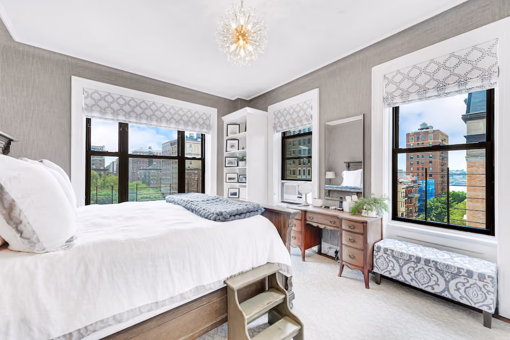 Renovated interior detail of a pre-war classic eight co-op at The Manchester at 255 West 108th Street on the Upper West Side, Manhattan, by Gallery KBNY (view 3)