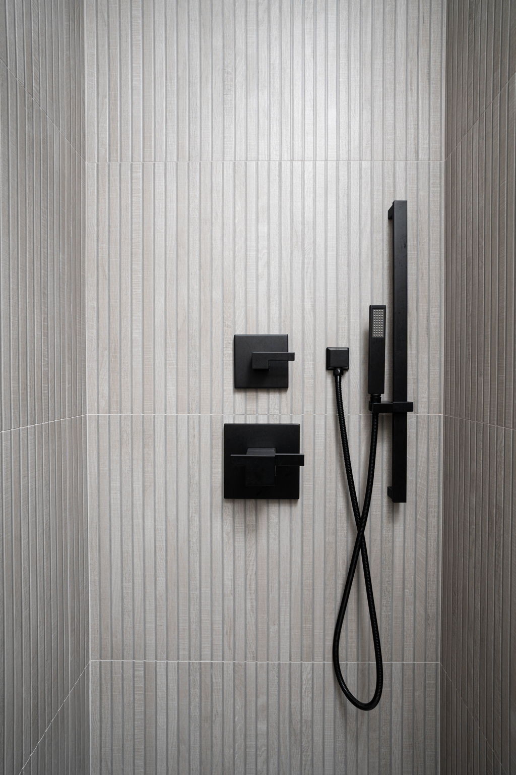 Renovated interior detail of a pre-war condo at The Chelsea Mercantile at 252 Seventh Avenue in Chelsea, Manhattan, by Gallery KBNY (view 4)