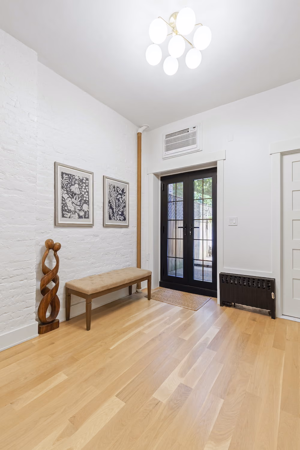 Renovated interior detail of a pre-war townhouse at 529 East 87th Street on the Upper East Side, Manhattan, by Gallery KBNY (view 2)