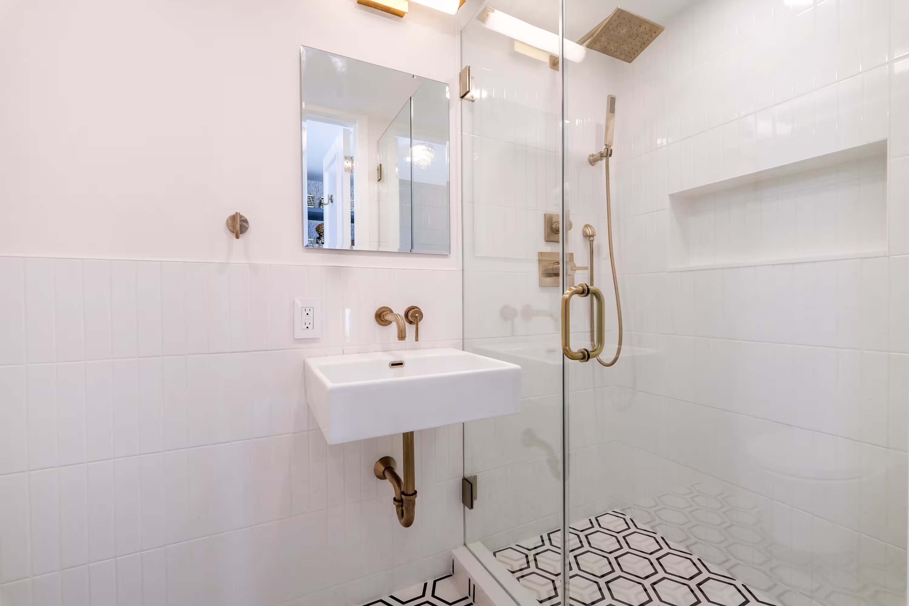 Renovated interior detail of a pre-war condo at 59 West 71st Street on the Upper West Side, Manhattan, by Gallery KBNY (view 5)