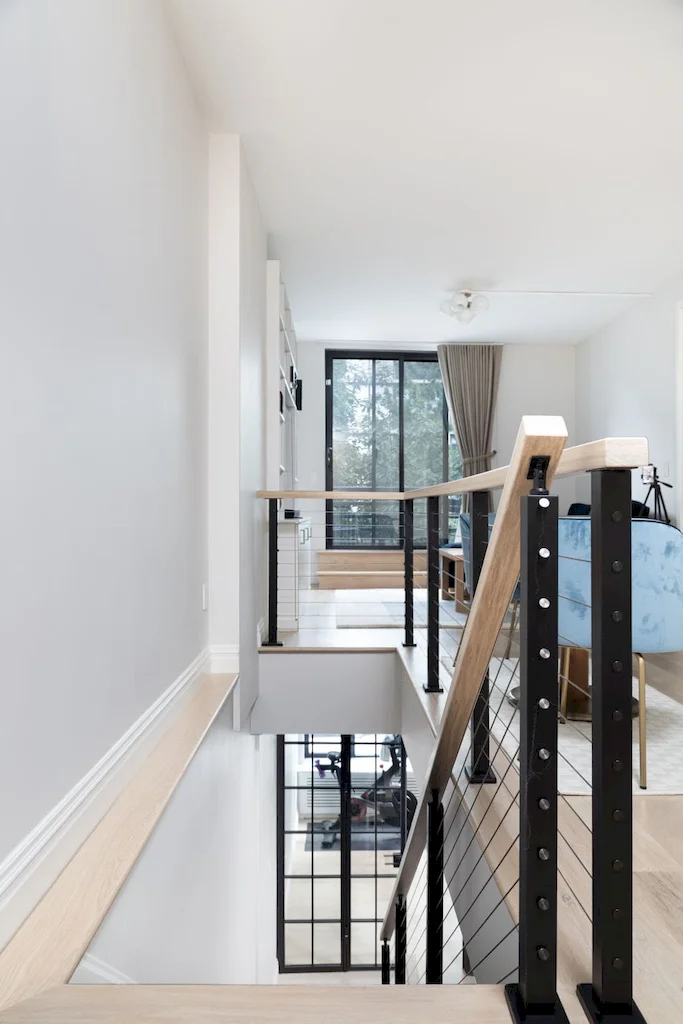 Renovated interior of a townhouse and apartment vertical combination at 328 Albany Street in Battery Park City, Manhattan, by Gallery KBNY (view 17)
