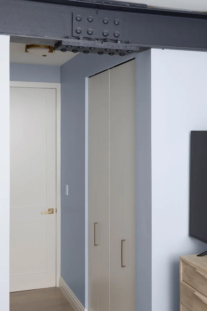 Renovated interior of a townhouse and apartment vertical combination at 328 Albany Street in Battery Park City, Manhattan, by Gallery KBNY (view 24)