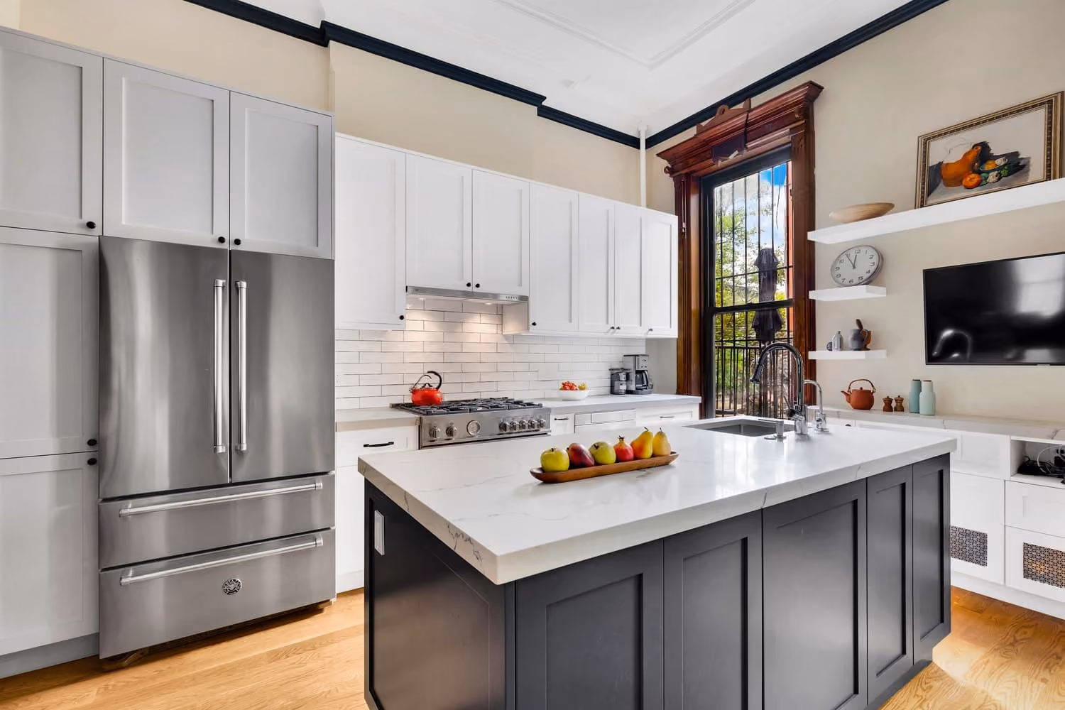 Renovated interior of a brownstone kitchen at Park Slope, Brooklyn, by Gallery KBNY (view 2)
