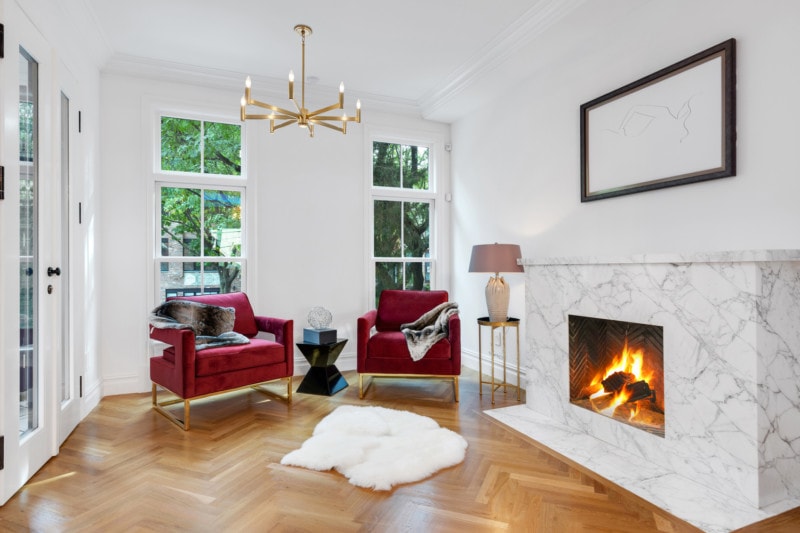 Renovated interior of a brownstone at Bedford-Stuyvesant, Brooklyn, by Gallery KBNY (view 1)