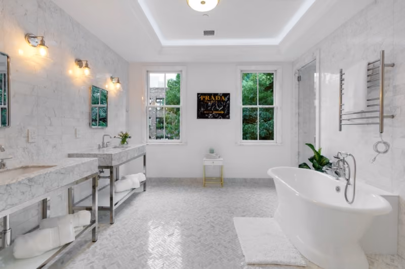 Renovated interior of a brownstone at Bedford-Stuyvesant, Brooklyn, by Gallery KBNY (view 4)