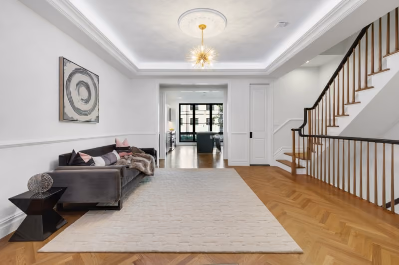 Renovated interior of a brownstone at Bedford-Stuyvesant, Brooklyn, by Gallery KBNY (view 6)