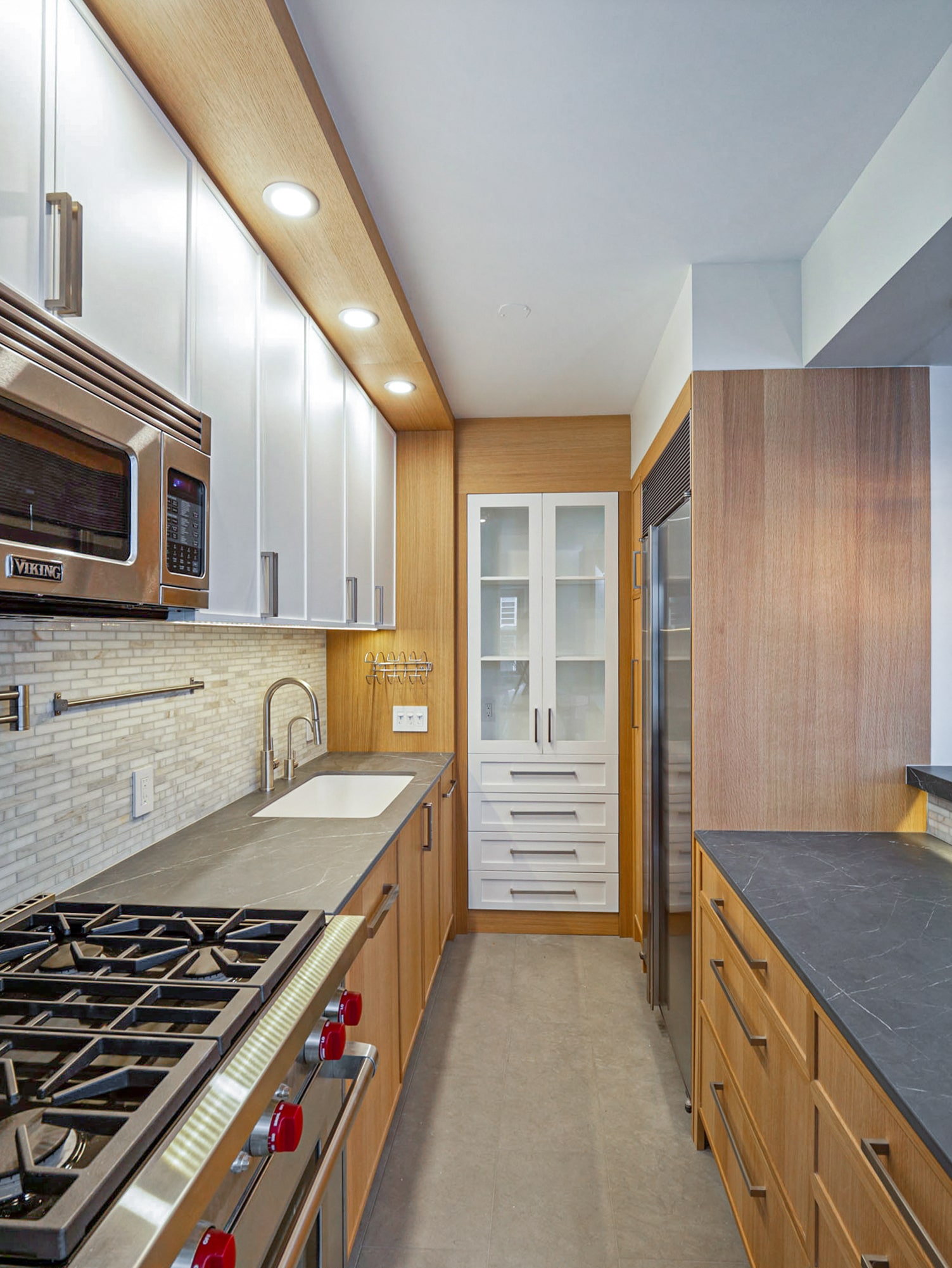 Renovated interior of a pre-war co-op at Downtown Brooklyn, by Gallery KBNY (view 2)