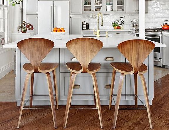 Renovated interior of a pre-war co-op at 296 Sterling Place in Prospect Heights, Brooklyn, by Gallery KBNY (view 5)