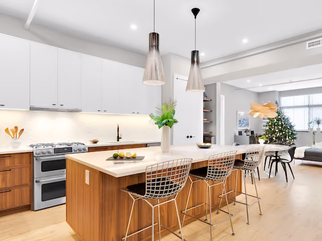 Renovated interior of a pre-war condo at The Newswalk at 535 Dean Street in Prospect Heights, Brooklyn, by Gallery KBNY (view 3)