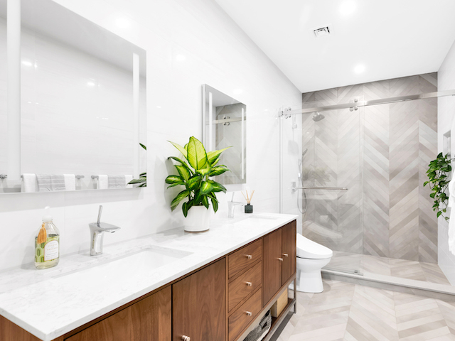 Renovated interior of a pre-war condo at The Newswalk at 535 Dean Street in Prospect Heights, Brooklyn, by Gallery KBNY (view 9)