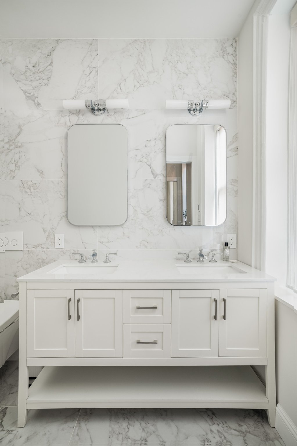 Renovated interior of a pre-war co-op combination at 61 Pierrepont Street in Brooklyn Heights, Brooklyn, by Gallery KBNY (view 13)