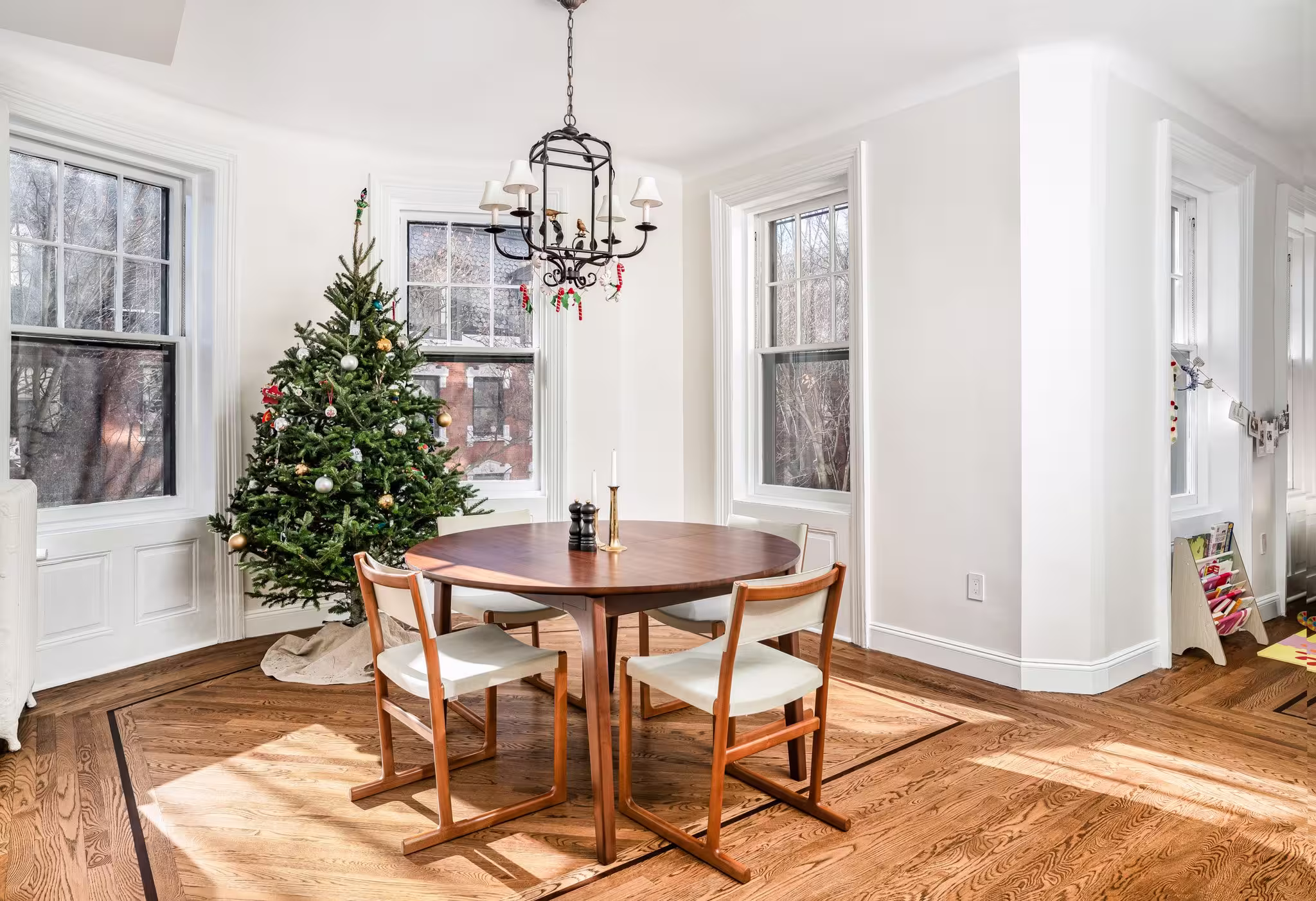 Brooklyn Heights Pre-War Co-Op Combination | 61 Pierrepont — Gallery KBNY