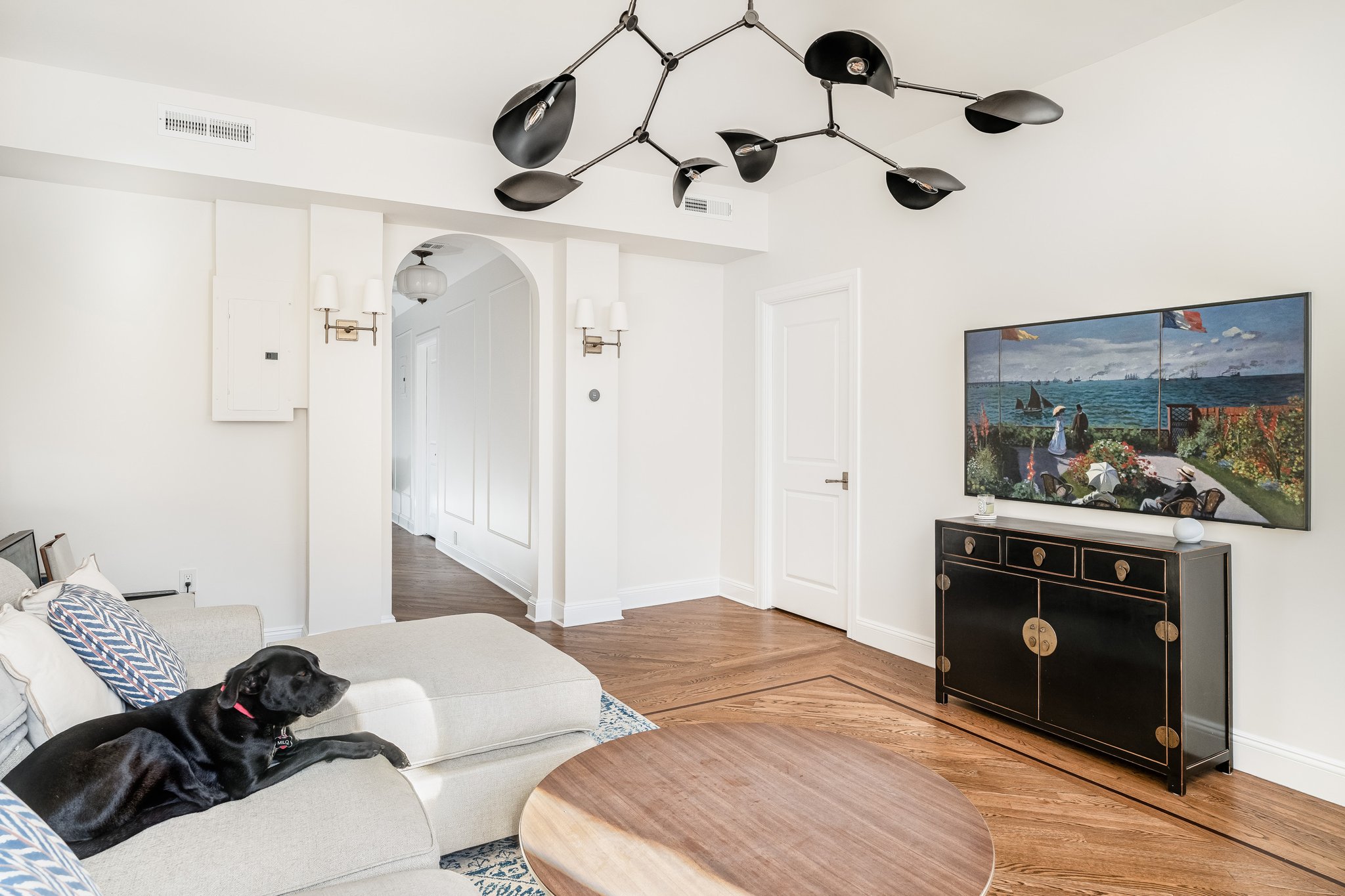 Renovated interior of a pre-war co-op combination at 61 Pierrepont Street in Brooklyn Heights, Brooklyn, by Gallery KBNY (view 5)