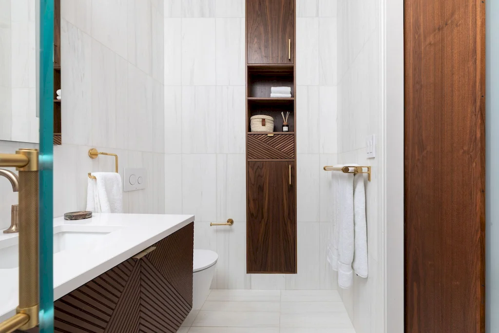 Renovated interior of a co-op at 107 West 25th Street in Chelsea, Manhattan, by Gallery KBNY (continued view 9)