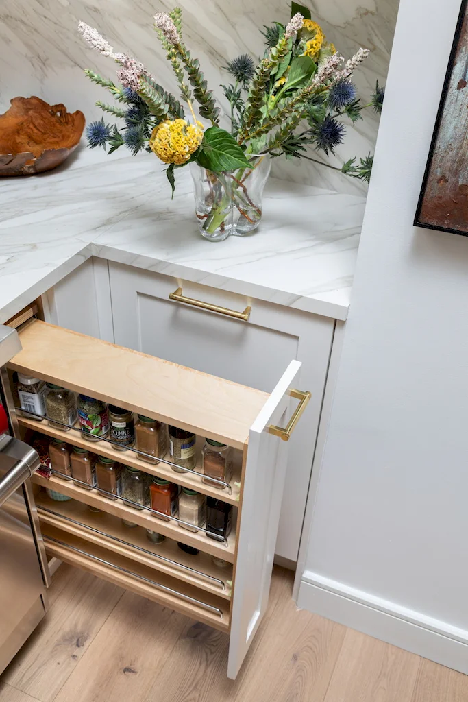 Renovated interior of a co-op at 107 West 25th Street in Chelsea, Manhattan, by Gallery KBNY (view 23)
