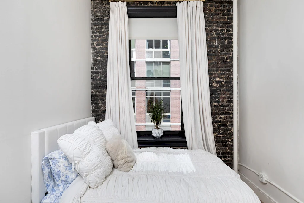 Renovated interior of a co-op at 107 West 25th Street in Chelsea, Manhattan, by Gallery KBNY (continued view 18)