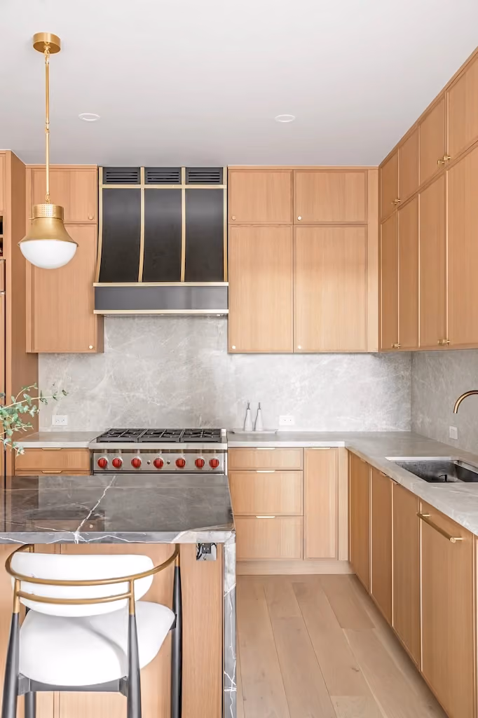 Renovated interior of a co-op loft at 335 Greenwich Street in Tribeca, Manhattan, by Gallery KBNY (view 8)