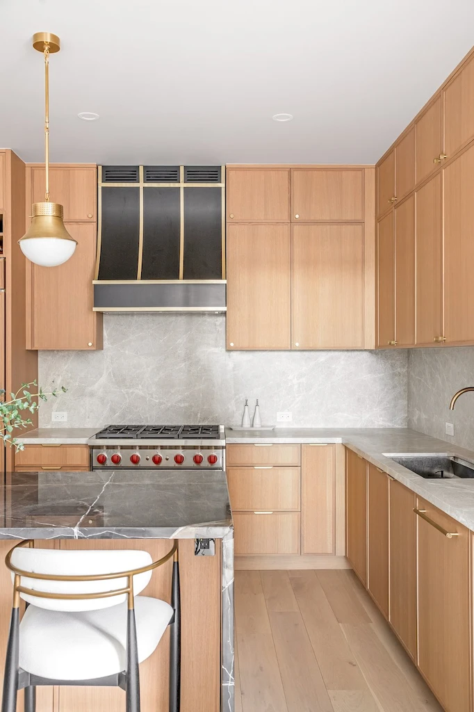 Renovated interior of a co-op loft at 335 Greenwich Street in Tribeca, Manhattan, by Gallery KBNY (view 8)