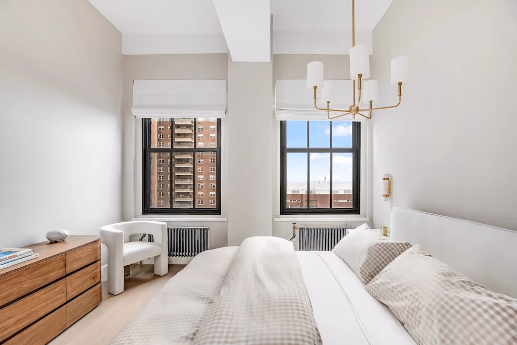Renovated interior of a co-op loft at 335 Greenwich Street in Tribeca, Manhattan, by Gallery KBNY (continued view 2)