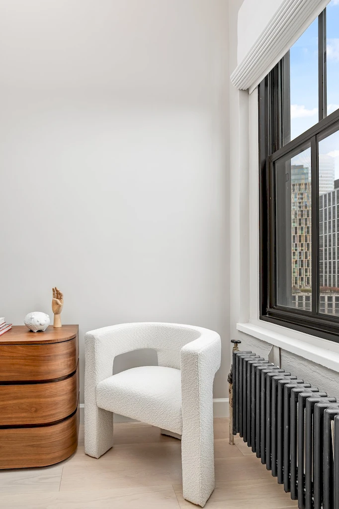 Renovated interior of a co-op loft at 335 Greenwich Street in Tribeca, Manhattan, by Gallery KBNY (continued view 4)