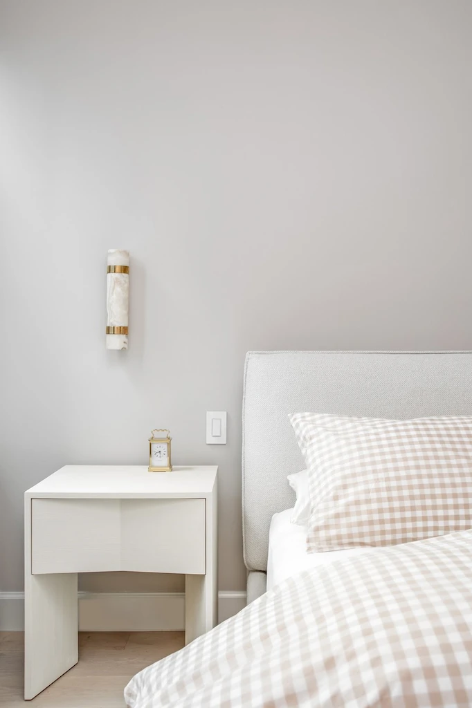 Renovated interior of a co-op loft at 335 Greenwich Street in Tribeca, Manhattan, by Gallery KBNY (continued view 6)