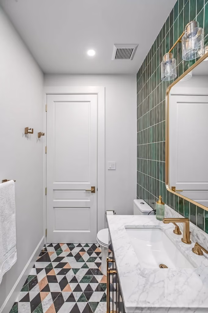 Renovated interior of a co-op loft at 335 Greenwich Street in Tribeca, Manhattan, by Gallery KBNY (continued view 13)
