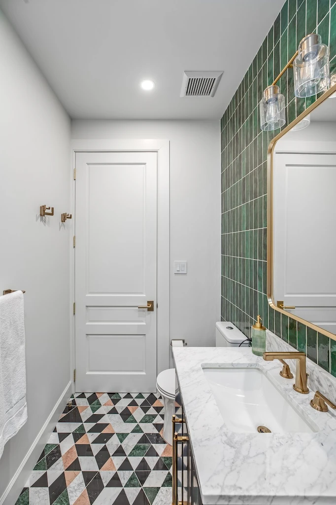 Renovated interior of a co-op loft at 335 Greenwich Street in Tribeca, Manhattan, by Gallery KBNY (continued view 13)