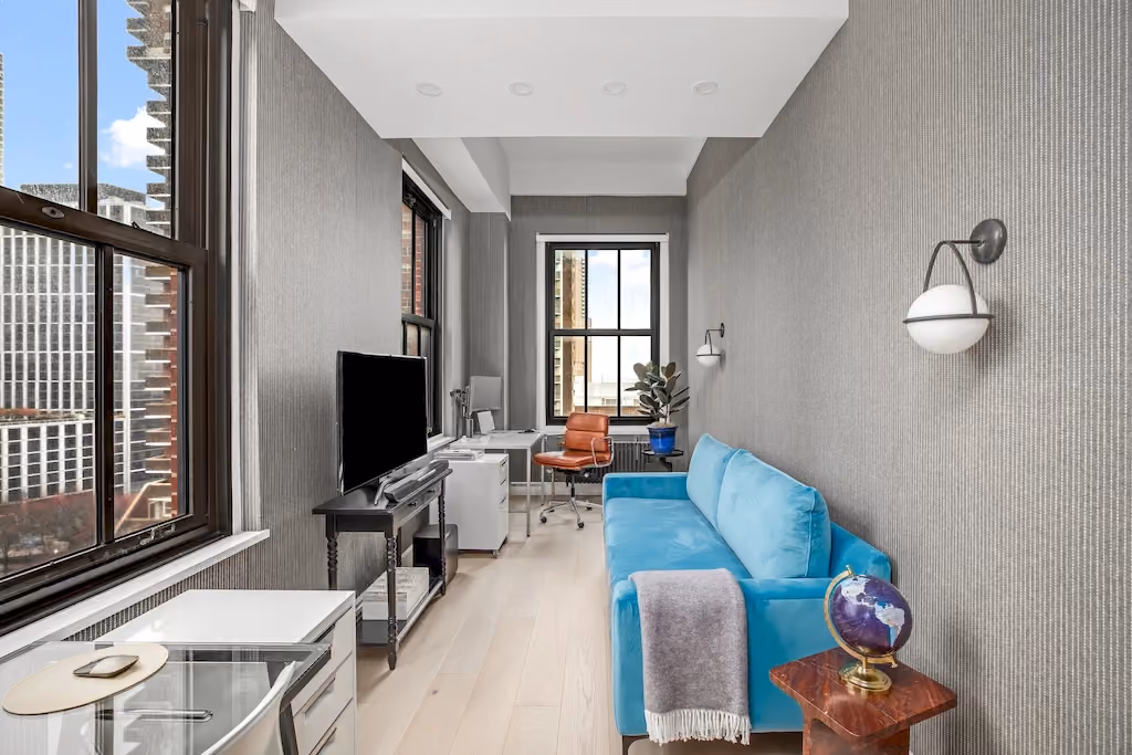 Renovated interior of a co-op loft at 335 Greenwich Street in Tribeca, Manhattan, by Gallery KBNY (view 19)