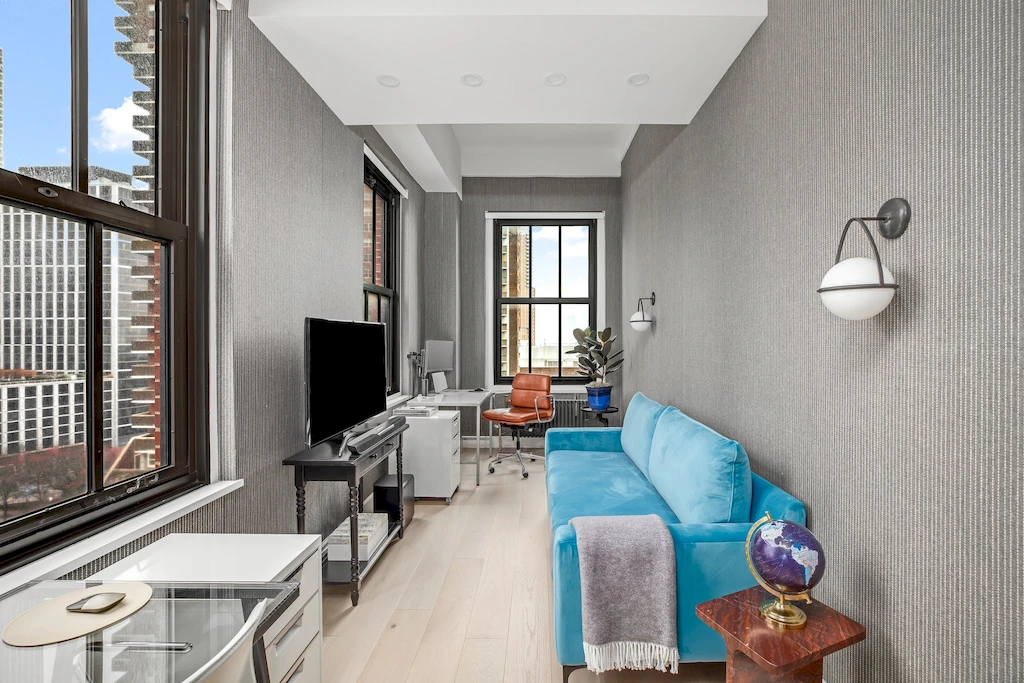 Renovated interior of a co-op loft at 335 Greenwich Street in Tribeca, Manhattan, by Gallery KBNY (view 19)