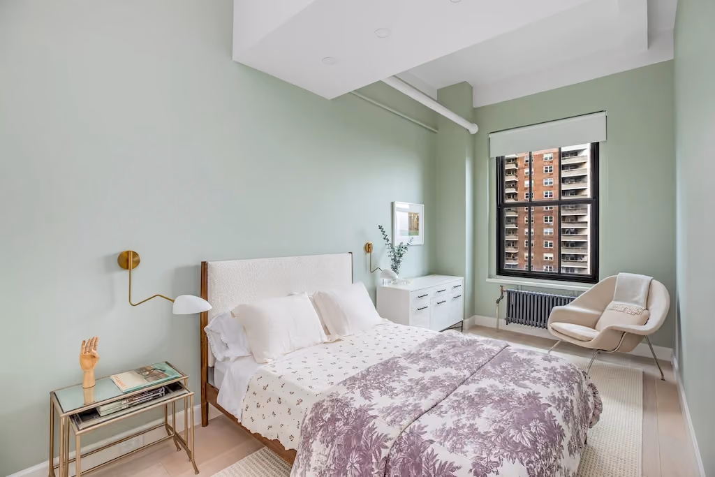 Renovated interior of a co-op loft at 335 Greenwich Street in Tribeca, Manhattan, by Gallery KBNY (continued view 11)