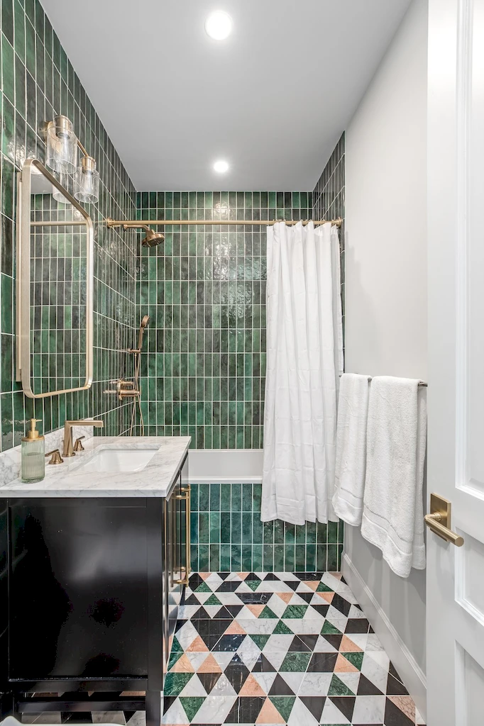 Renovated interior of a co-op loft at 335 Greenwich Street in Tribeca, Manhattan, by Gallery KBNY (continued view 15)