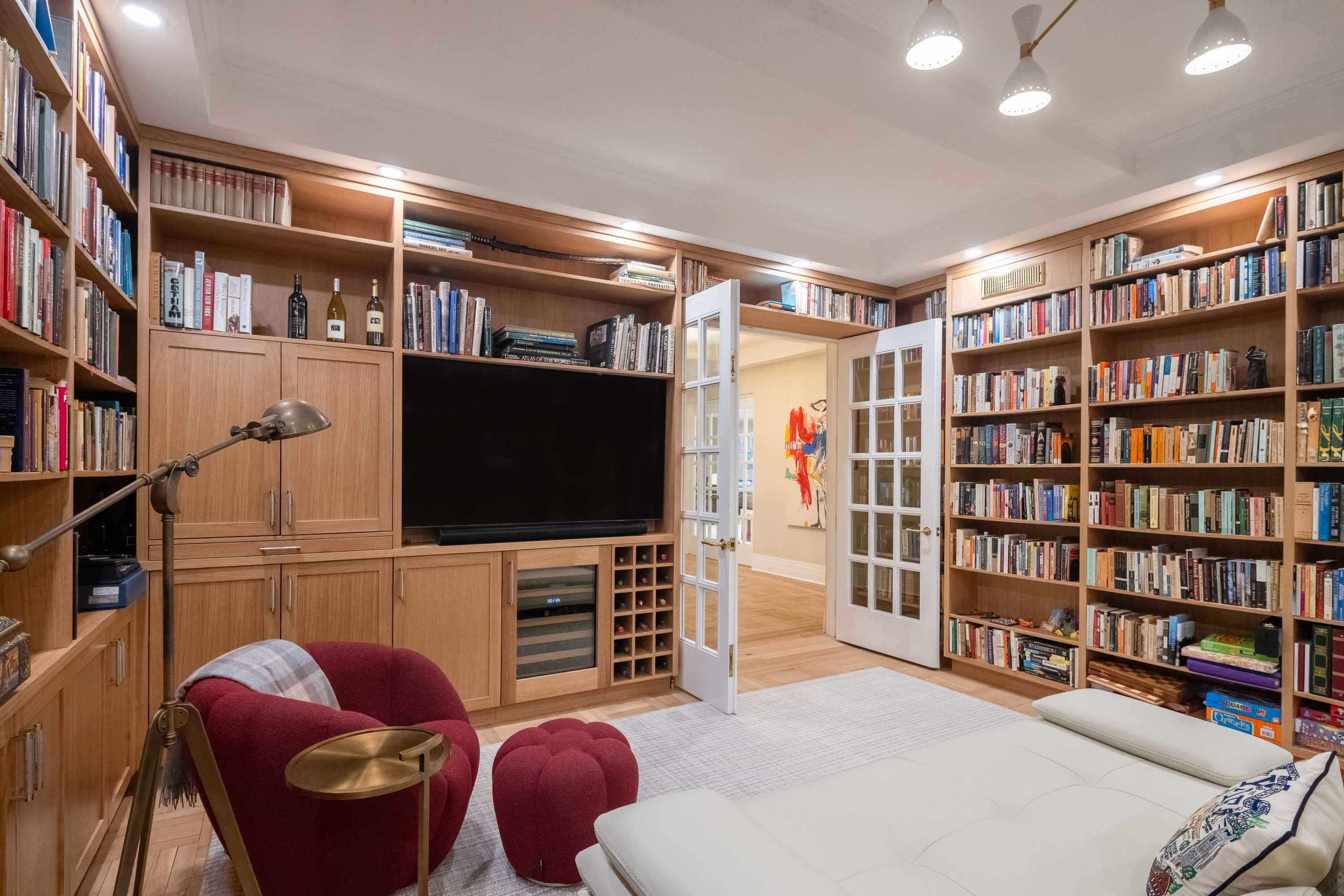 Renovated interior of a pre-war co-op at 1035 Fifth Avenue on the Upper East Side, Manhattan, by Gallery KBNY (view 20)