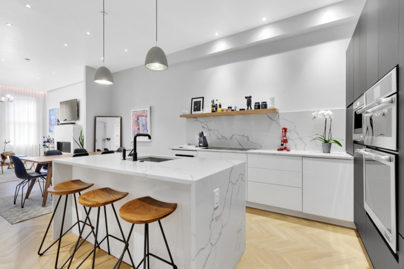 Renovated interior of a landmarked townhouse at Hudson Square, Manhattan, by Gallery KBNY (view 2)