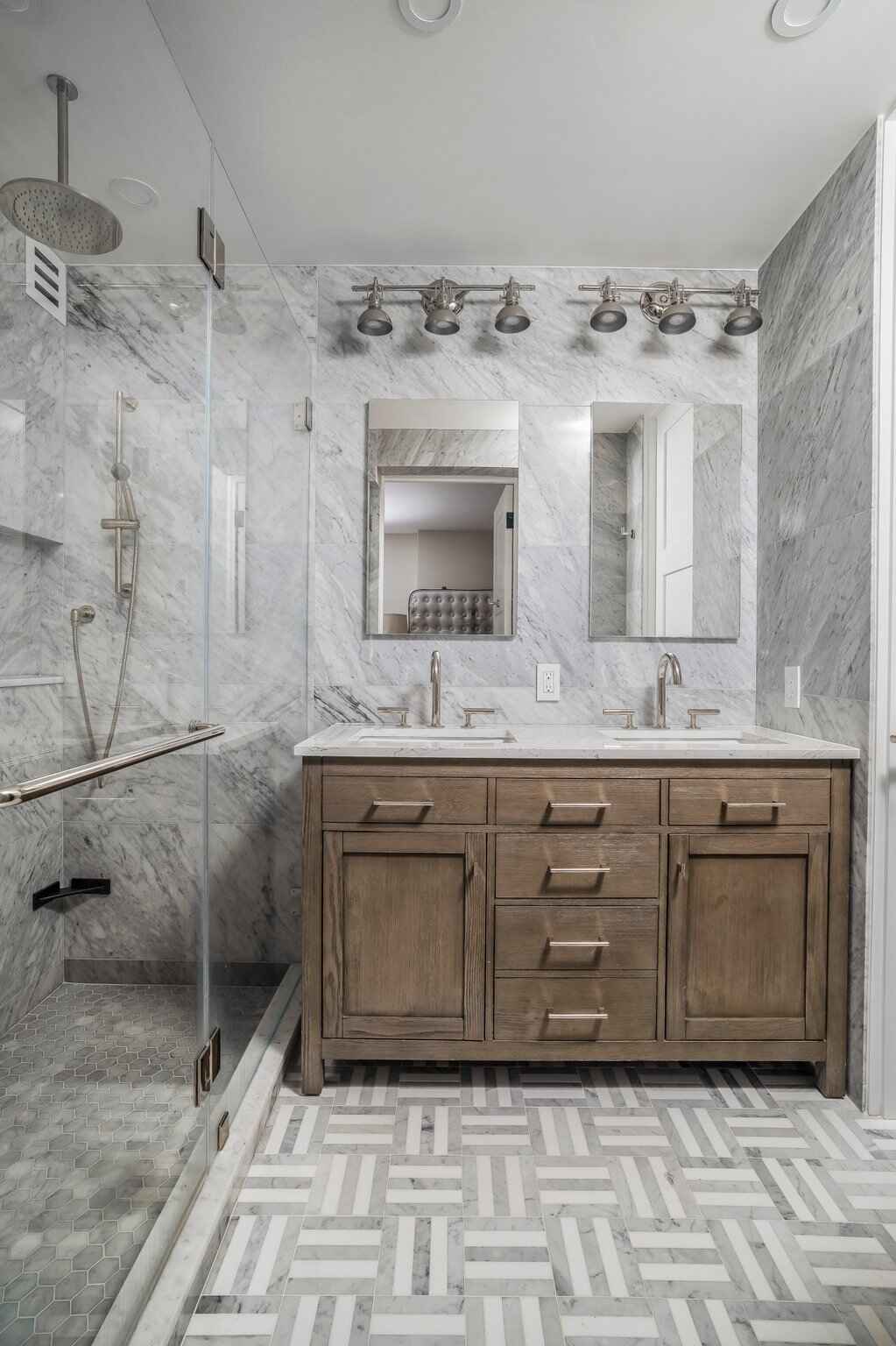 Renovated interior of a post-war condo at The Coronado at 155 West 70th Street in Lincoln Square, Manhattan, by Gallery KBNY (view 14)
