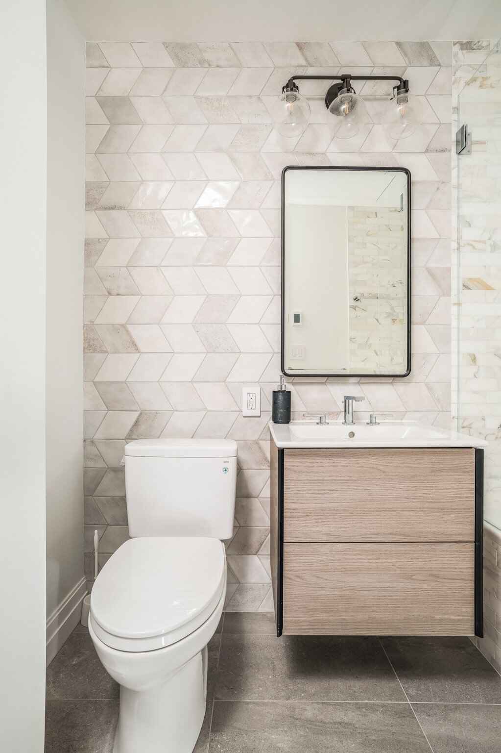 Renovated interior of a post-war condo at The Coronado at 155 West 70th Street in Lincoln Square, Manhattan, by Gallery KBNY (view 23)