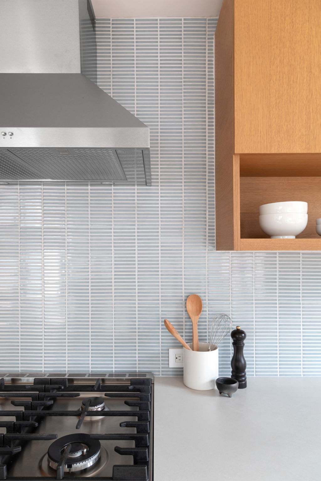 Renovated interior of a post-war co-op at 413 Grand Street on the Lower East Side, Manhattan, by Gallery KBNY (view 9)