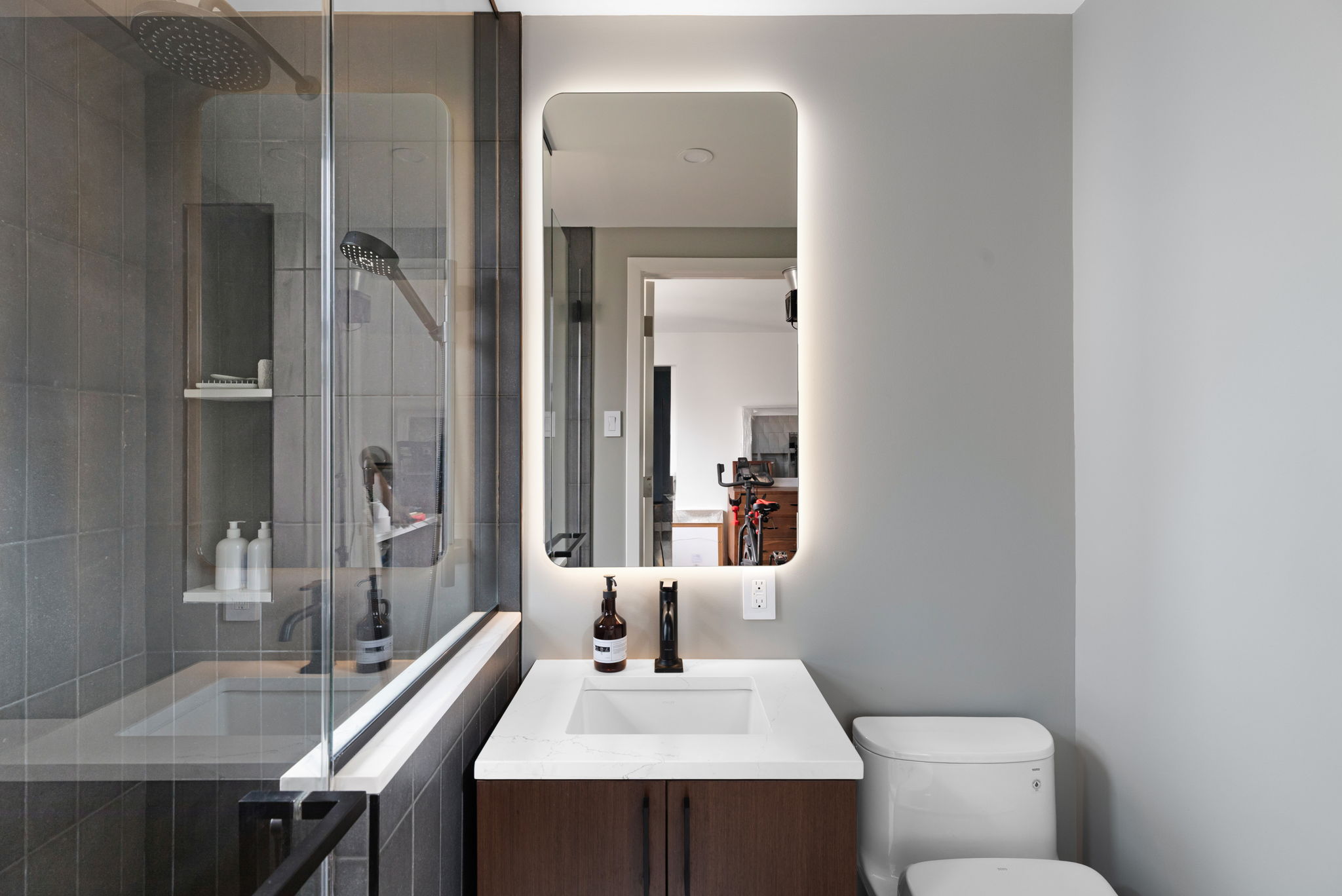 Renovated interior of a post-war co-op at 413 Grand Street on the Lower East Side, Manhattan, by Gallery KBNY (view 24)