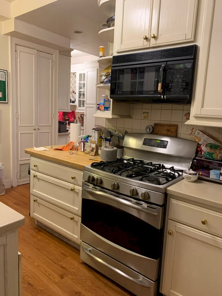Interior before a pre-war co-op renovation at 91 Central Park West on the Upper West Side, Manhattan, by Gallery KBNY (view 1)