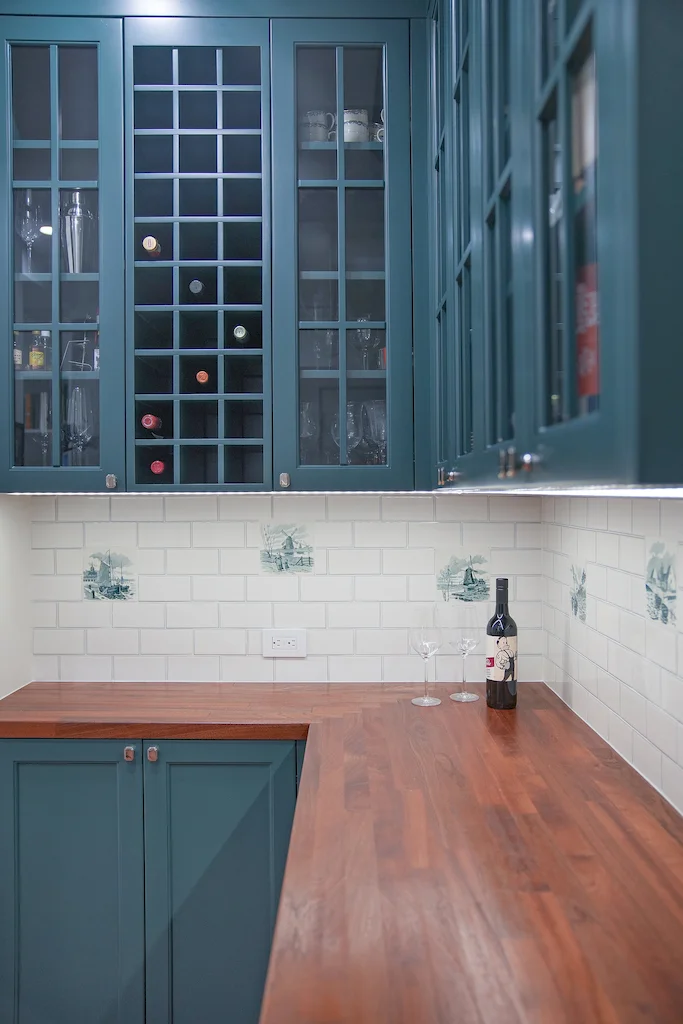 Renovated interior of a pre-war co-op at 91 Central Park West on the Upper West Side, Manhattan, by Gallery KBNY (view 13)