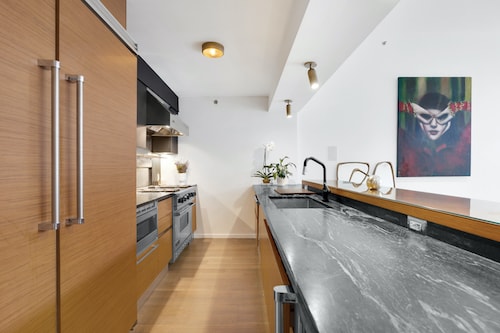 Renovated interior of a condo bathroom at 259 East 7th Street in the East Village, Manhattan, by Gallery KBNY (view 5)
