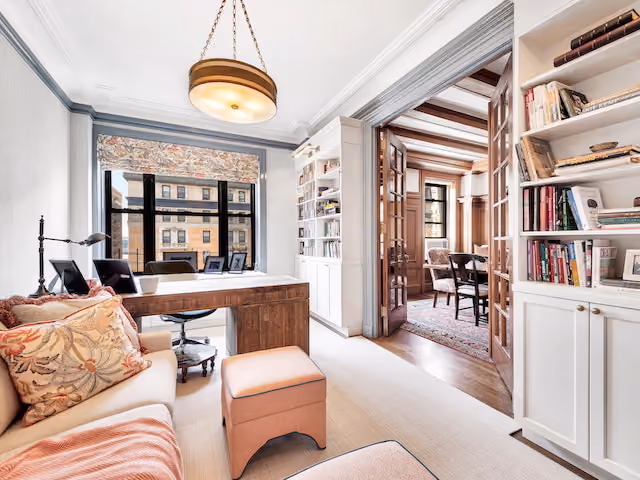 Renovated interior of a pre-war classic eight co-op at The Manchester at 255 West 108th Street on the Upper West Side, Manhattan, by Gallery KBNY (view 1)